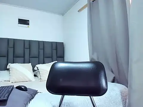 Snapshot of hanna_rodriguez chatting on February 2026 09:43:01 PM hanna rodriguez online show from February 2026 09:43:01 PM