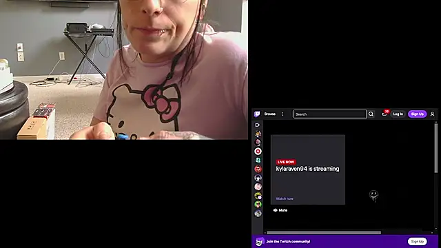 Snapshot of KylaRaven chatting on April 2026 04:46:02 PM KylaRaven online show from April 2026 04:46:02 PM