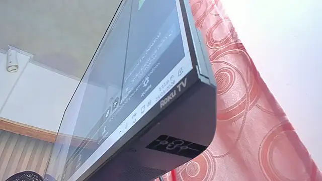 lovely  kiss   online show from May 2026 06:12:02 PM