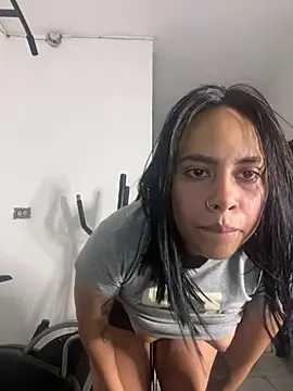 Snapshot of CarolinaRaven chatting on April 2026 04:09:02 AM CarolinaRaven online show from April 2026 04:09:02 AM