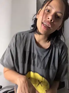 Snapshot of CarolinaRaven chatting on April 2026 05:14:02 AM CarolinaRaven online show from April 2026 05:14:02 AM