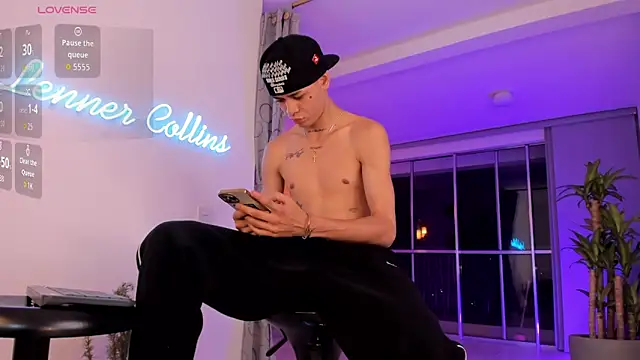 Snapshot of LennerCollins_ chatting on April 2026 08:30:02 AM LennerCollins online show from April 2026 08:30:02 AM