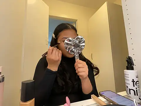 TitiTinyThai online show from April 2026 03:23:01 PM