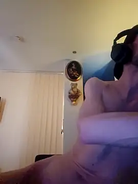 Snapshot of BlnAktivGay chatting on April 2026 04:46:02 AM BlnAktivGay online show from April 2026 04:46:02 AM