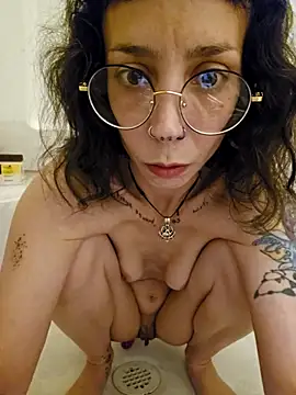 Snapshot of xxEMMxxx chatting on February 2026 07:18:02 AM xxEMMxxx online show from February 2026 07:18:02 AM