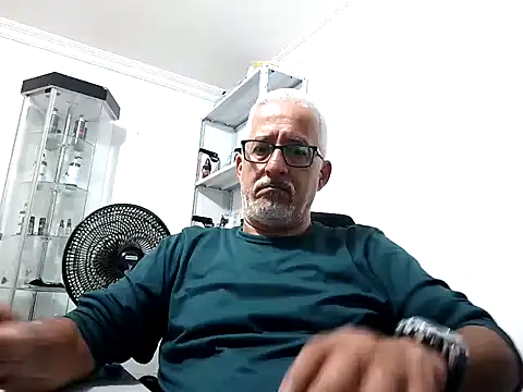 ceniizo1024 online show from January 2026 02:37:01 AM