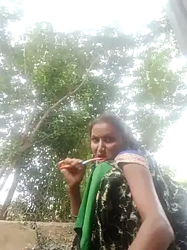 Snapshot of Juli_rathore chatting on July 2026 02:05:01 AM Juli rathore online show from July 2026 02:05:01 AM