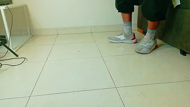 AndrewKenoxx  online show from February 2026 07:32:02 PM