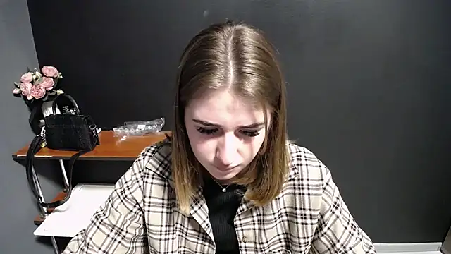 Sunny siren online show from January 2026 01:48:02 PM