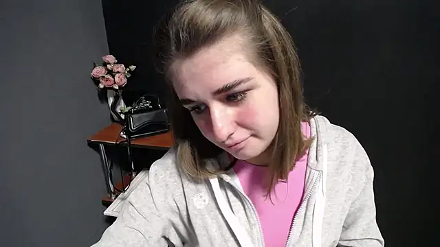 Sunny siren online show from March 2026 01:29:02 PM