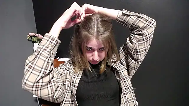 Snapshot of Sunny_siren chatting on March 2026 02:33:01 PM Sunny siren online show from March 2026 02:33:01 PM