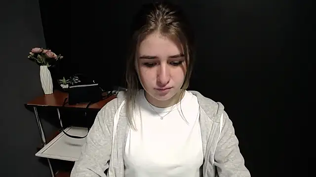 Snapshot of Sunny_siren chatting on March 2026 01:44:01 PM Sunny siren online show from March 2026 01:44:01 PM