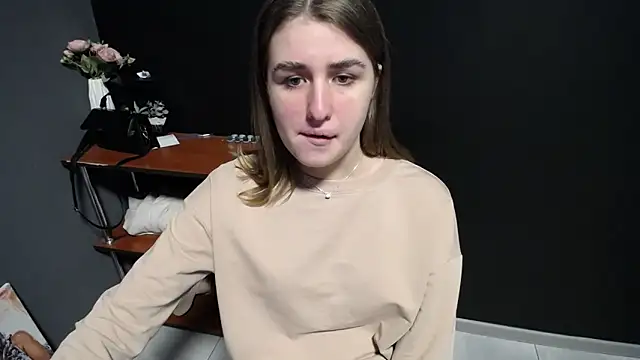 Snapshot of Sunny_siren chatting on April 2026 01:33:02 PM Sunny siren online show from April 2026 01:33:02 PM