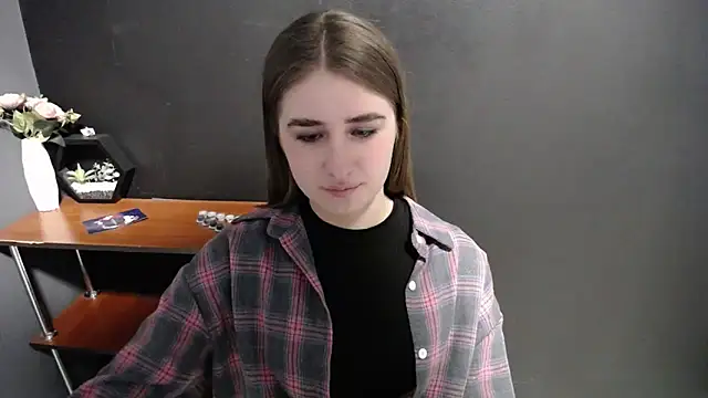 Snapshot of Sunny_siren chatting on April 2026 12:22:02 PM Sunny siren online show from April 2026 12:22:02 PM