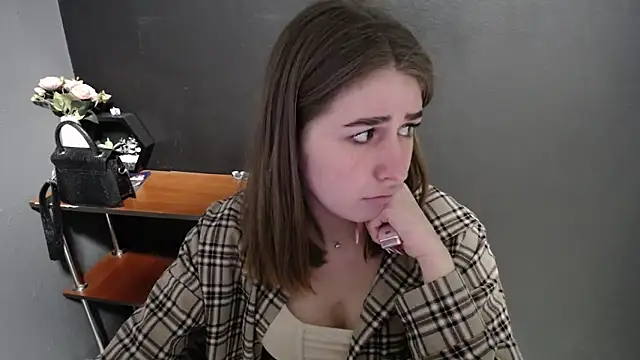 Snapshot of Sunny_siren chatting on April 2026 12:51:02 PM Sunny siren online show from April 2026 12:51:02 PM