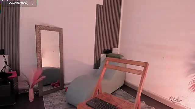 fransheskarossi online show from February 2026 12:10:01 PM