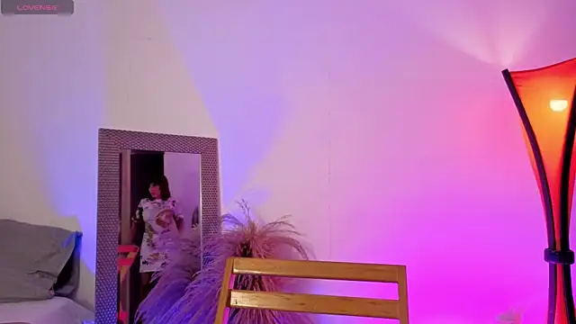 fransheskarossi online show from April 2026 12:09:02 PM