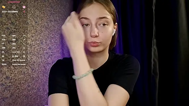 MousyHello online show from April 2026 03:37:02 PM