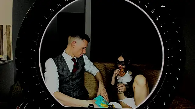 Snapshot of monikalarsen chatting on April 2026 05:22:02 PM monikalarsen online show from April 2026 05:22:02 PM