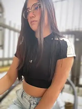 Snapshot of StrawberryPink_ chatting on March 2026 11:27:02 AM StrawberryPink online show from March 2026 11:27:02 AM