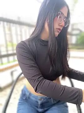 Snapshot of StrawberryPink_ chatting on March 2026 11:28:02 AM StrawberryPink online show from March 2026 11:28:02 AM