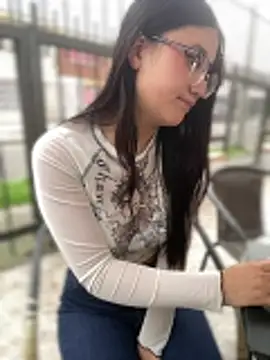 Snapshot of StrawberryPink_ chatting on March 2026 11:35:01 AM StrawberryPink online show from March 2026 11:35:01 AM