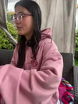 Snapshot of StrawberryPink_ chatting on March 2026 11:35:01 AM StrawberryPink online show from March 2026 11:35:01 AM