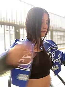 Snapshot of StrawberryPink_ chatting on April 2026 11:41:01 AM StrawberryPink online show from April 2026 11:41:01 AM