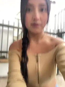 Snapshot of StrawberryPink_ chatting on April 2026 11:26:02 AM StrawberryPink online show from April 2026 11:26:02 AM