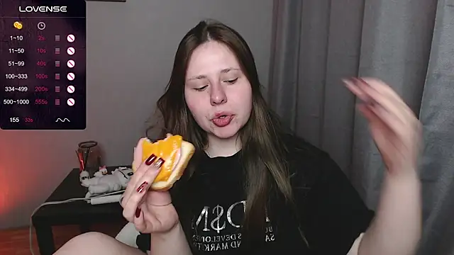 Snapshot of secretvic chatting on April 2026 05:43:01 PM secretvic online show from April 2026 05:43:01 PM