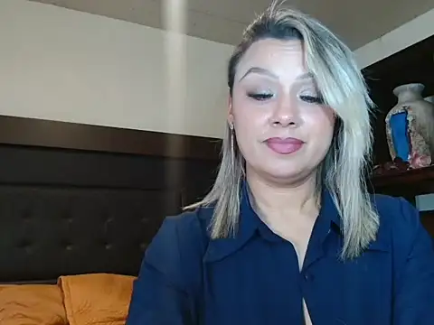 aitanalove  online show from February 2026 10:46:02 PM