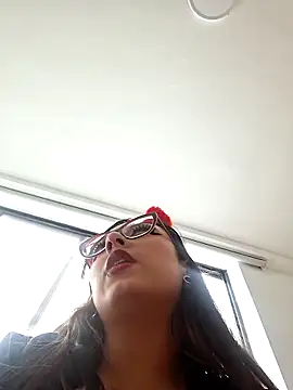 Snapshot of Marilyndackaria_ chatting on April 2026 07:58:01 PM Marilyndackaria online show from April 2026 07:58:01 PM