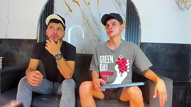 Angel Villareal online show from February 2026 05:04:01 AM