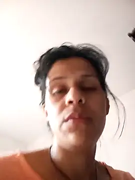 mitzukywinteer online show from February 2026 02:04:02 PM