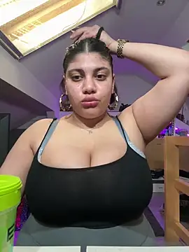 Snapshot of MinaKhalina chatting on April 2026 03:31:02 PM MinaKhalina online show from April 2026 03:31:02 PM