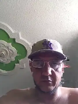 Juanstevan2724 online show from February 2026 08:42:02 PM