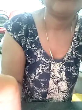 Snapshot of Hot-Tinaa chatting on March 2026 12:58:02 AM Hot-Tinaa online show from March 2026 12:58:02 AM