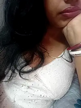 Snapshot of Hot-Tinaa chatting on April 2026 01:03:01 AM Hot-Tinaa online show from April 2026 01:03:01 AM