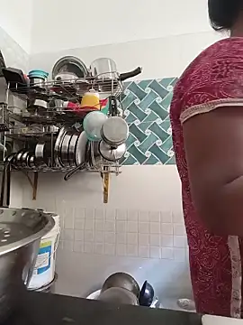 Hot-Tinaa online show from May 2026 08:42:02 AM