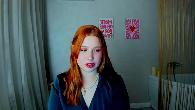 Snapshot of SweetDaylight chatting on March 2026 07:43:02 PM SweetDaylight online show from March 2026 07:43:02 PM