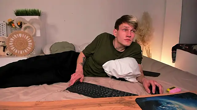 Snapshot of Volan_Starts chatting on February 2026 07:51:01 AM Volan Starts online show from February 2026 07:51:01 AM