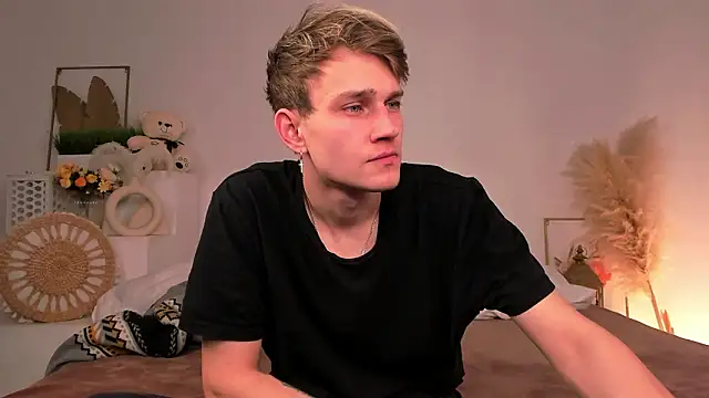 Snapshot of Volan_Starts chatting on February 2026 12:05:02 PM Volan Starts online show from February 2026 12:05:02 PM