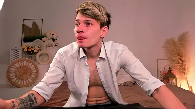 Snapshot of Volan_Starts chatting on March 2026 04:07:02 AM Volan Starts online show from March 2026 04:07:02 AM