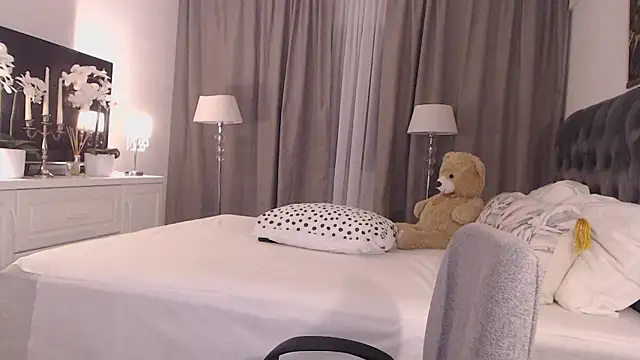 SilverMiss online show from April 2026 06:49:02 PM