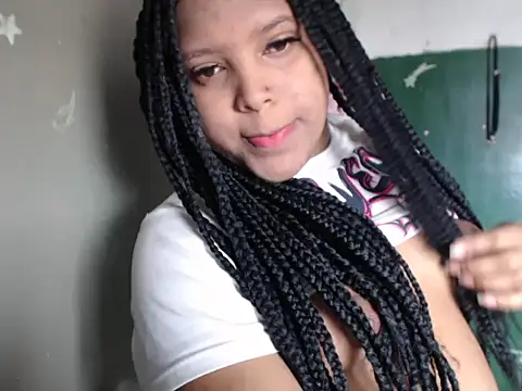Snapshot of ShanayapkopRs chatting on May 2026 02:05:01 PM ShanayapkopRs online show from May 2026 02:05:01 PM