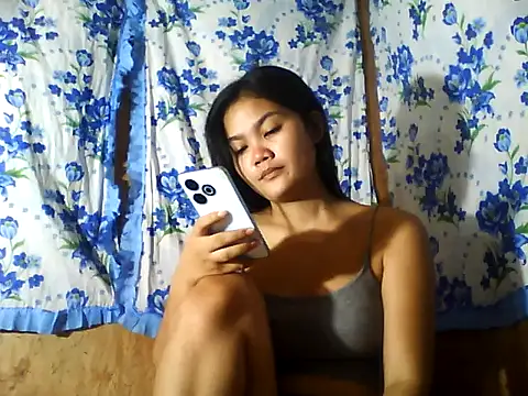 Snapshot of PinaySkinnyJust18 chatting on July 2026 09:44:02 PM PinaySkinnyJust18 online show from July 2026 09:44:02 PM