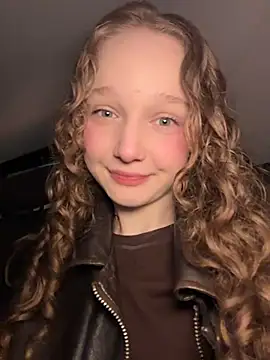 Snapshot of outside_rosy chatting on March 2026 04:34:01 PM outside rosy online show from March 2026 04:34:01 PM