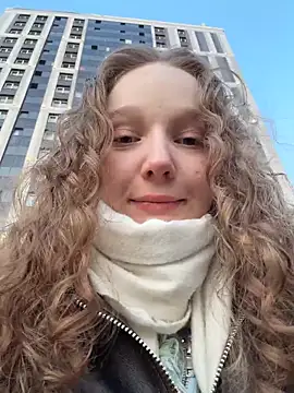 Snapshot of outside_rosy chatting on March 2026 04:28:02 PM outside rosy online show from March 2026 04:28:02 PM