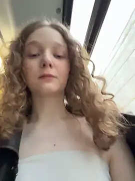 Snapshot of outside_rosy chatting on March 2026 04:08:01 PM outside rosy online show from March 2026 04:08:01 PM