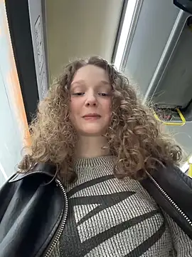 Snapshot of outside_rosy chatting on April 2026 04:16:01 PM outside rosy online show from April 2026 04:16:01 PM